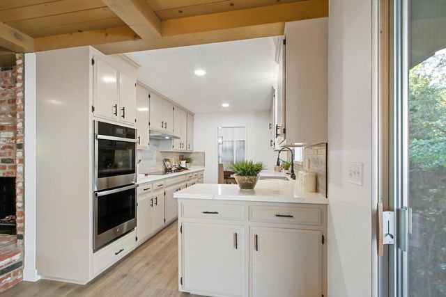 1013 Plum Ln, Davis, CA 95616