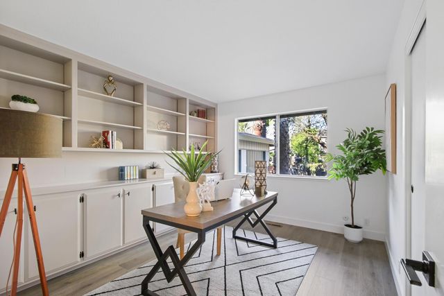 1013 Plum Ln, Davis, CA 95616