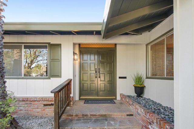 1013 Plum Ln, Davis, CA 95616