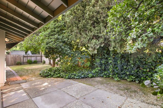 1013 Plum Ln, Davis, CA 95616