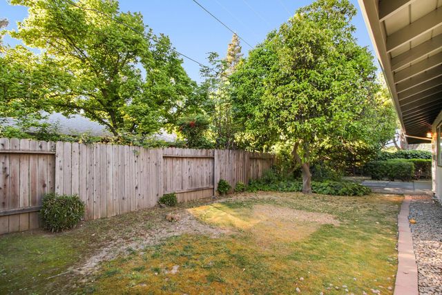 1013 Plum Ln, Davis, CA 95616