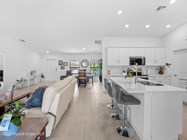 2561 Harbison Avenue SW, Palm Bay, FL 32908