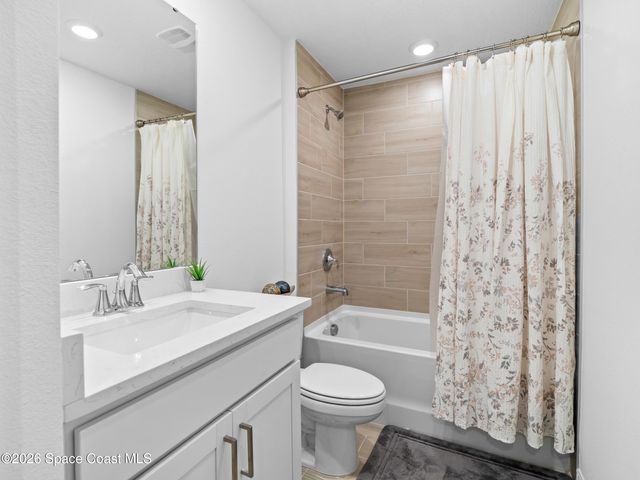 2561 Harbison Avenue SW, Palm Bay, FL 32908