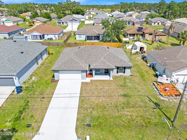 2561 Harbison Avenue SW, Palm Bay, FL 32908