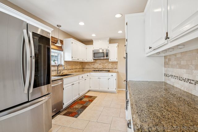 8602 E 109th Street, Tulsa, OK 74133