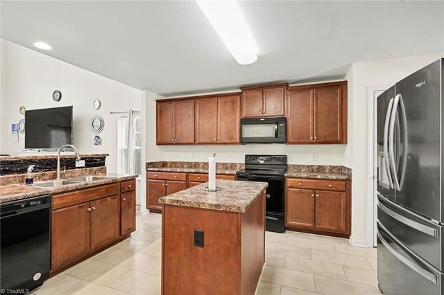 2100 Penley Trail, Greensboro, NC 27406