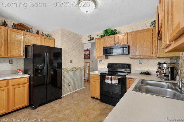 953 N Newburgh Road, Westland, MI 48185