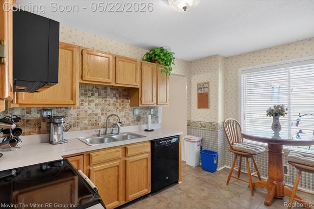 953 N Newburgh Road, Westland, MI 48185
