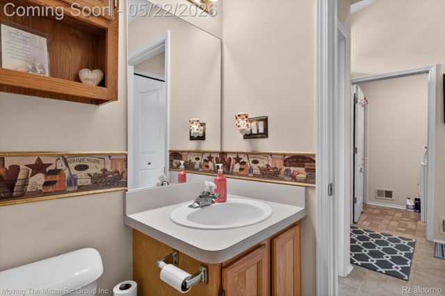 953 N Newburgh Road, Westland, MI 48185