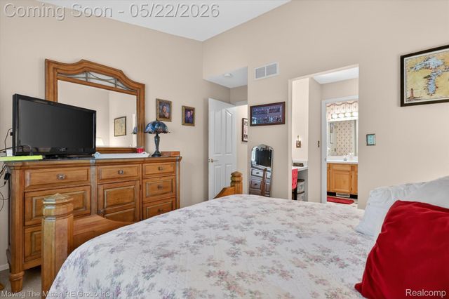 953 N Newburgh Road, Westland, MI 48185
