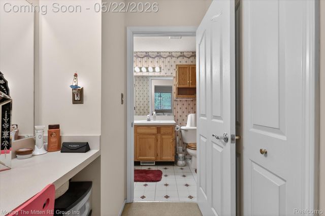 953 N Newburgh Road, Westland, MI 48185