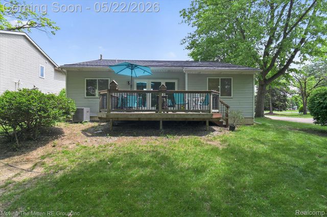 953 N Newburgh Road, Westland, MI 48185