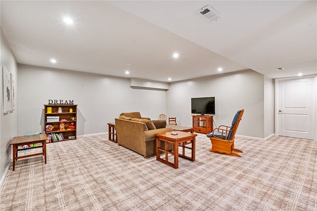 166 Olga Avenue, Robinson Twp, PA 15108