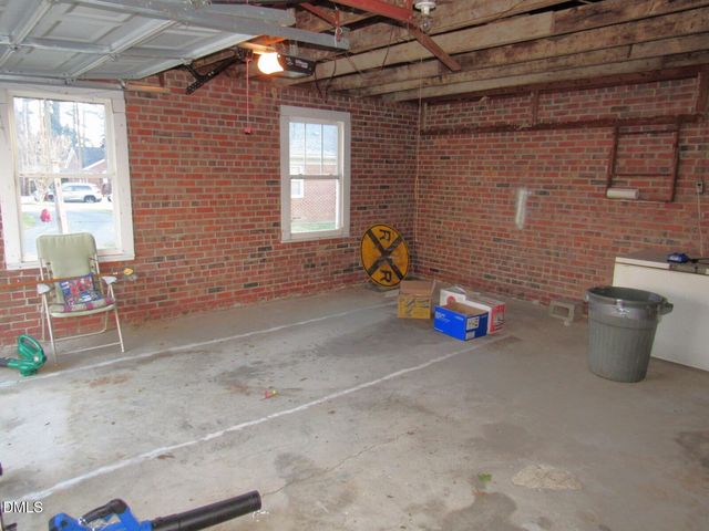 300 Forest Road, Oxford, NC 27565