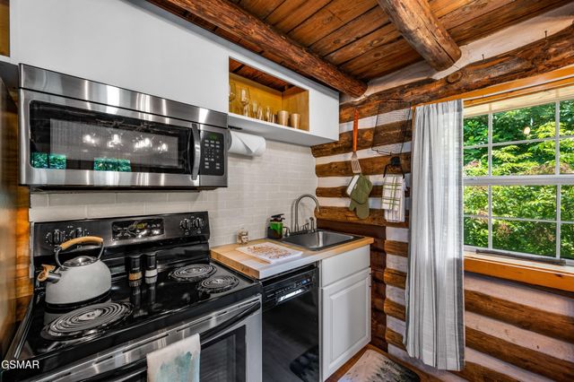 2338 Jims Way, Sevierville, TN 37876
