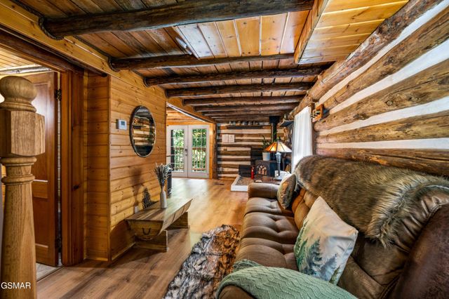2338 Jims Way, Sevierville, TN 37876