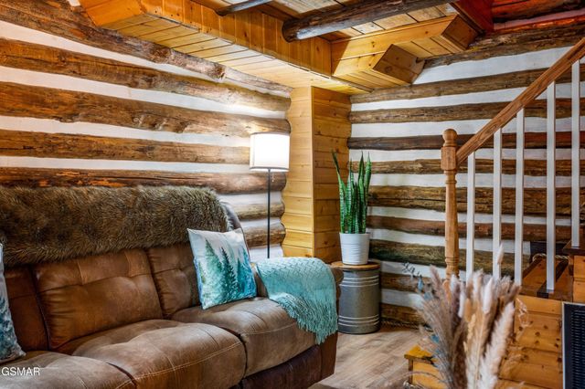 2338 Jims Way, Sevierville, TN 37876