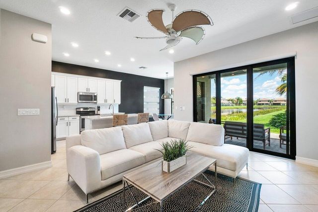 7883 Clay Mica Court, Delray Beach, FL 33446