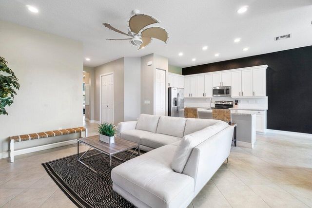 7883 Clay Mica Court, Delray Beach, FL 33446