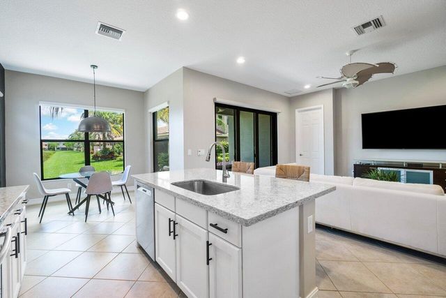 7883 Clay Mica Court, Delray Beach, FL 33446