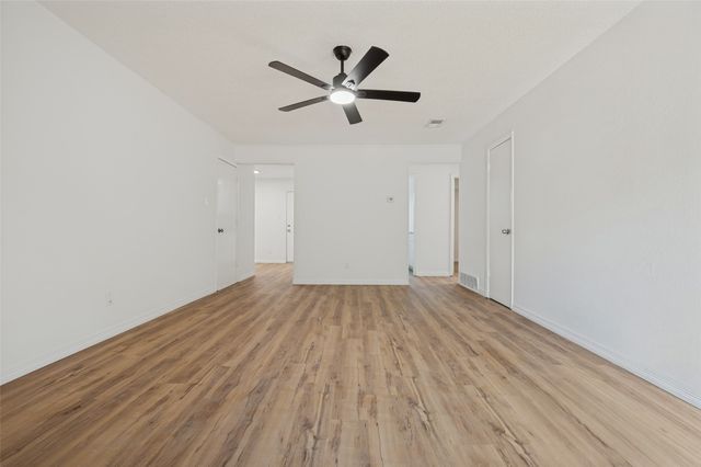 1617 Avenue A, Grand Prairie, TX 75051