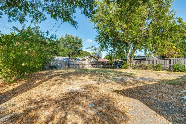 1617 Avenue A, Grand Prairie, TX 75051