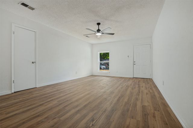 1617 Avenue A, Grand Prairie, TX 75051