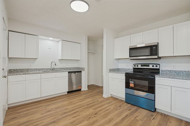 1617 Avenue A, Grand Prairie, TX 75051