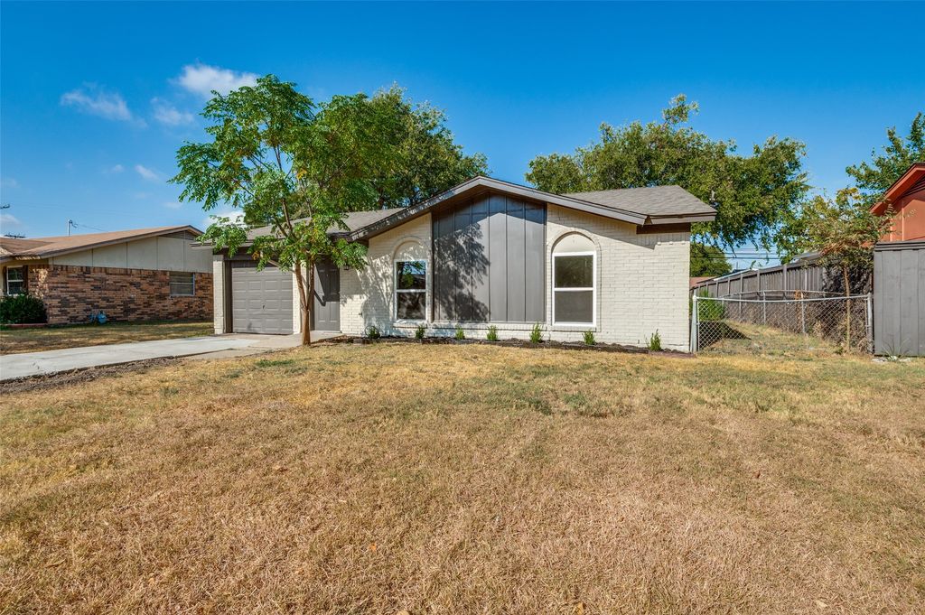 1617 Avenue A, Grand Prairie, TX 75051 — photo 4