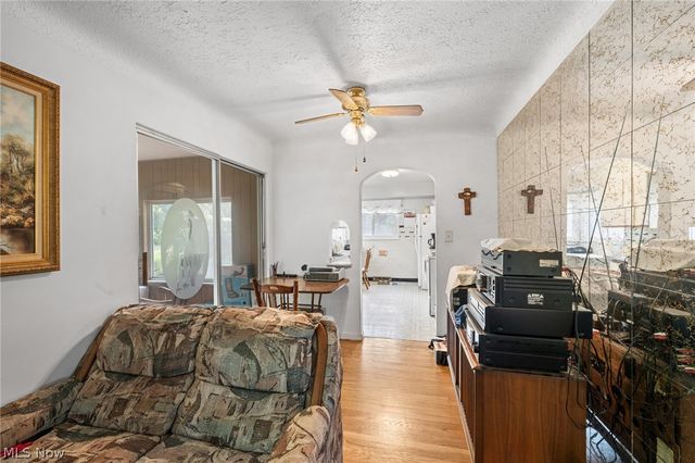 4714 W Ridgewood Drive, Parma, OH 44134