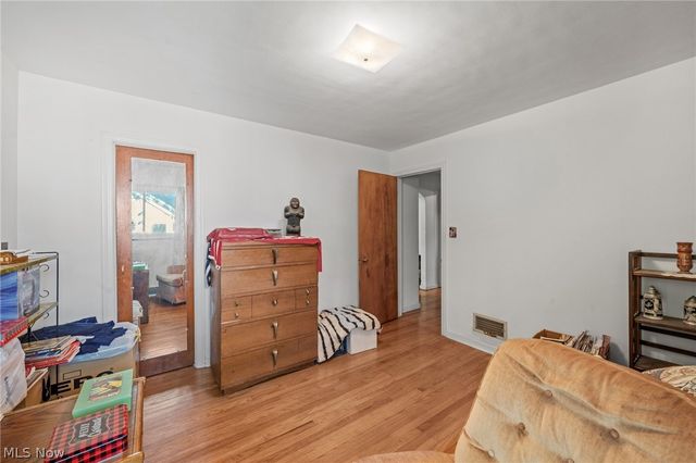 4714 W Ridgewood Drive, Parma, OH 44134