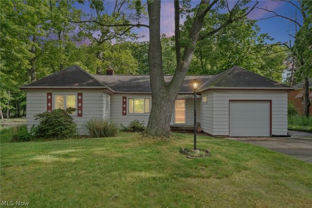 4714 W Ridgewood Drive, Parma, OH 44134