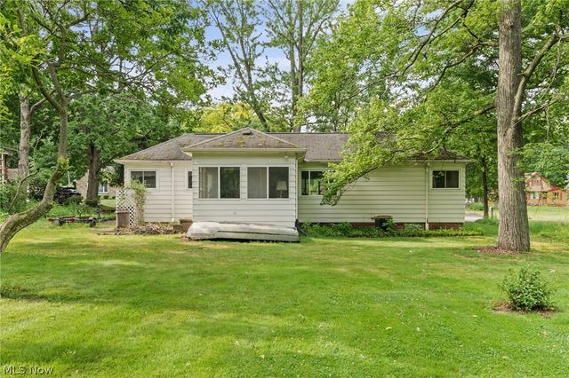 4714 W Ridgewood Drive, Parma, OH 44134