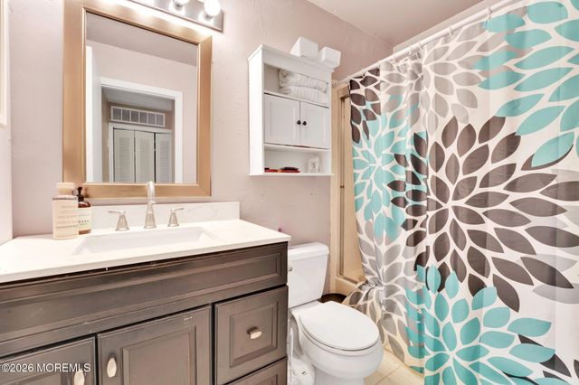 121 Joan Court, Jackson, NJ 08527