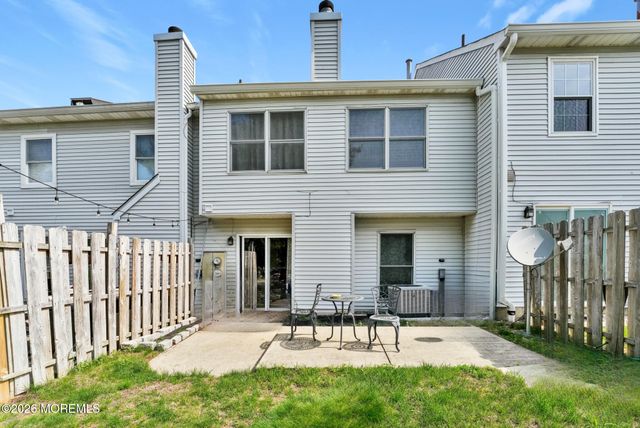 121 Joan Court, Jackson, NJ 08527