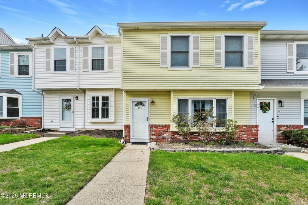 121 Joan Court, Jackson, NJ 08527