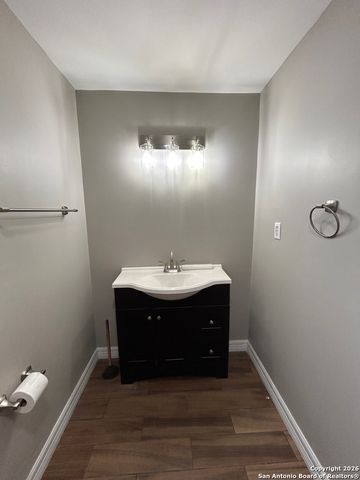 1101 E Crockett, Beeville, TX 78102