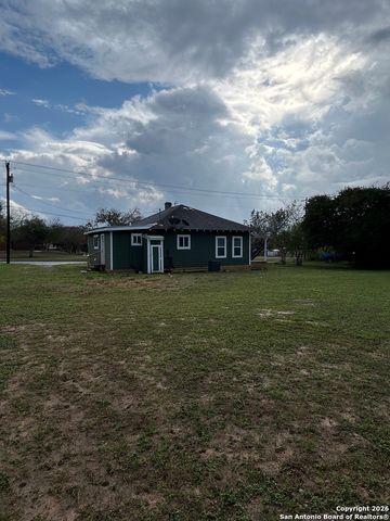 1101 E Crockett, Beeville, TX 78102