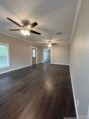 1101 E Crockett, Beeville, TX 78102