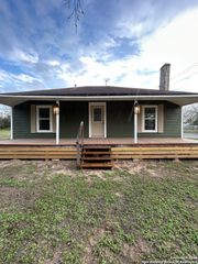 1101 E Crockett, Beeville, TX 78102