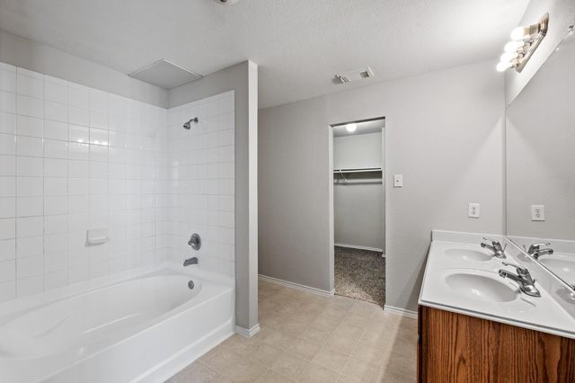 807 Darbydale Crossing Lane, Houston, TX 77090