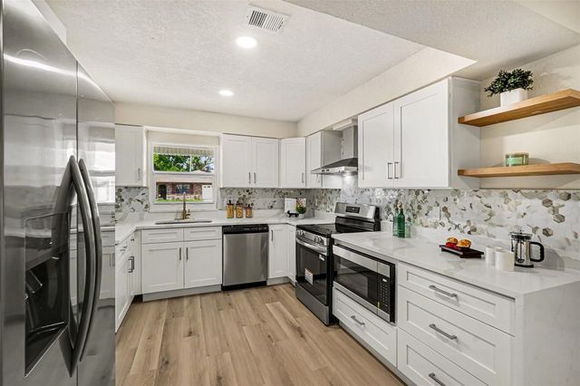 707 QUEENS COURT, Seffner, FL 33584