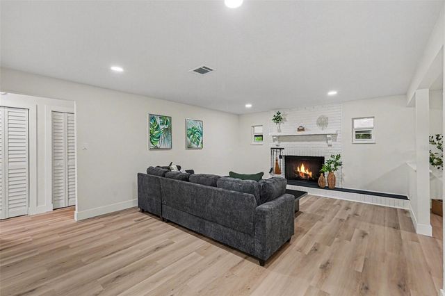 707 QUEENS COURT, Seffner, FL 33584