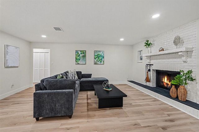 707 QUEENS COURT, Seffner, FL 33584