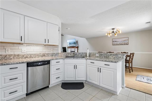 802 Thimbleby DR, Newport News, VA 23608