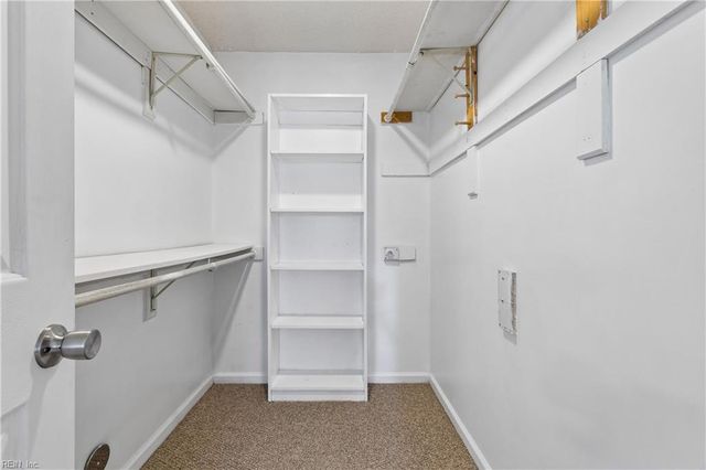 802 Thimbleby DR, Newport News, VA 23608