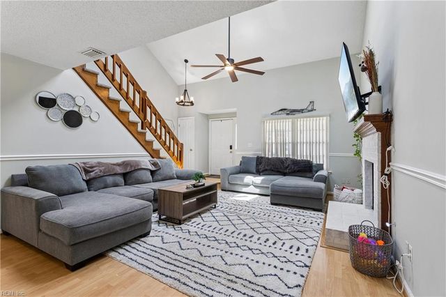 802 Thimbleby DR, Newport News, VA 23608