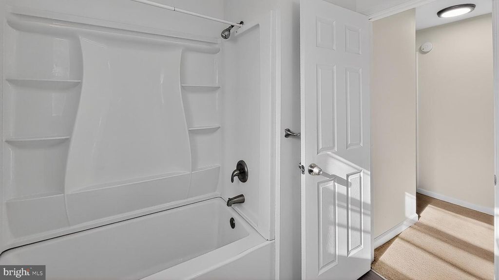 Image 10 of property listing at 232 MORRIS DR, Salisbury, MD 21804