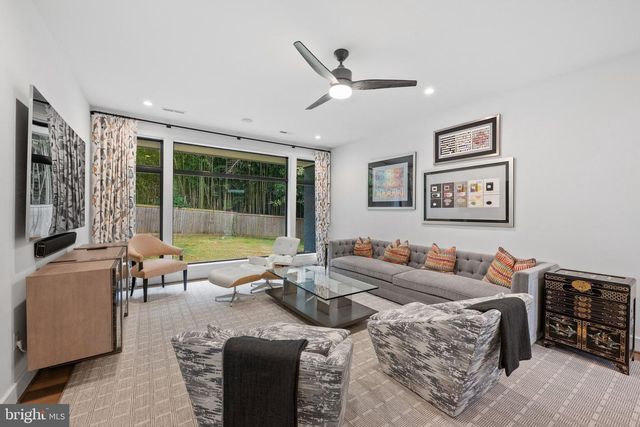 2130 SUDBURY PL NW, Washington, DC 20012