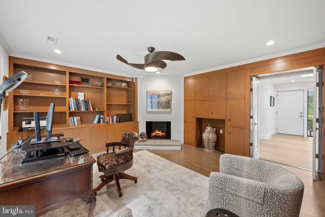 2130 SUDBURY PL NW, Washington, DC 20012